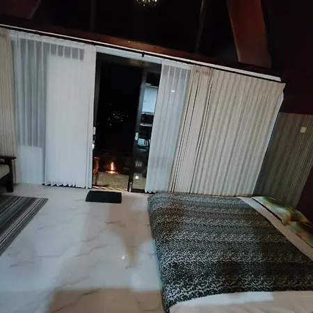 Adila Warung And Homestay