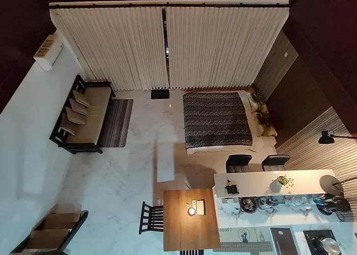 Adila Warung And Munduk